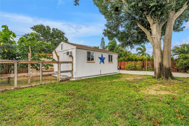 743 41ST AVENUE NE, St Petersburg, FL 33703