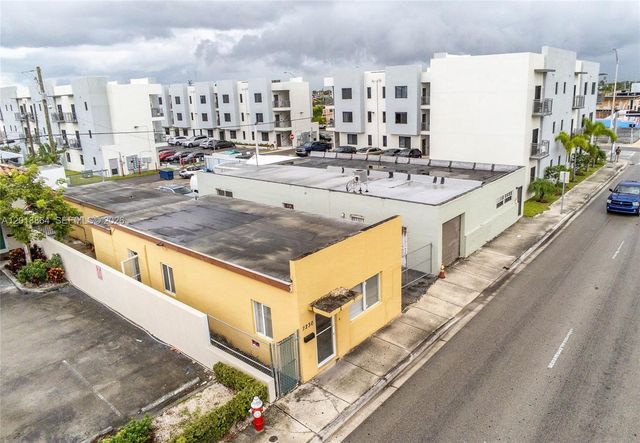 2230 Palm Ave, Hialeah, FL 33010