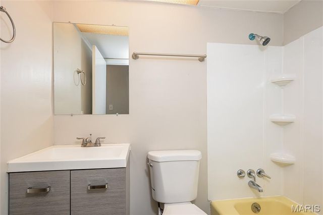 1215 Dawn Valley, Maryland Heights, MO 63043