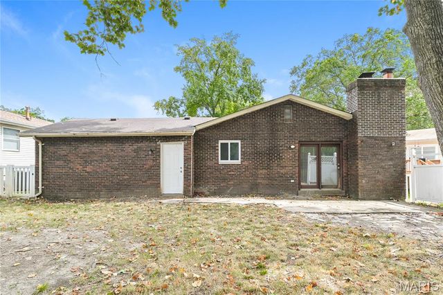 1215 Dawn Valley, Maryland Heights, MO 63043