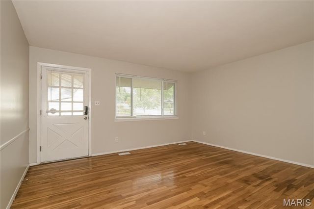 1215 Dawn Valley, Maryland Heights, MO 63043