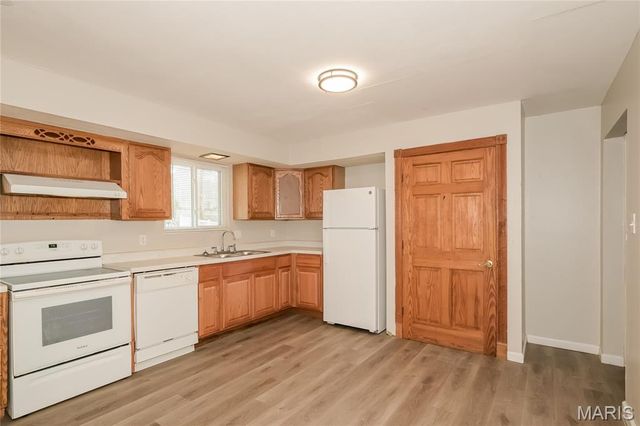 1215 Dawn Valley, Maryland Heights, MO 63043