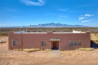 5520 N DESERT MOUNTAIN Trail, Bisbee, AZ 85603