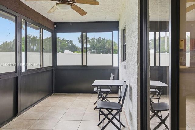6125 Elsinore Cir, Green Acres, FL 33463