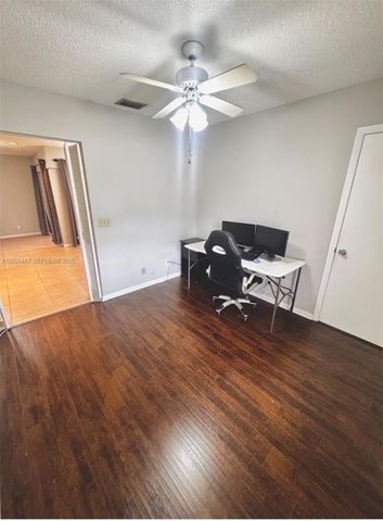 6125 Elsinore Cir, Green Acres, FL 33463