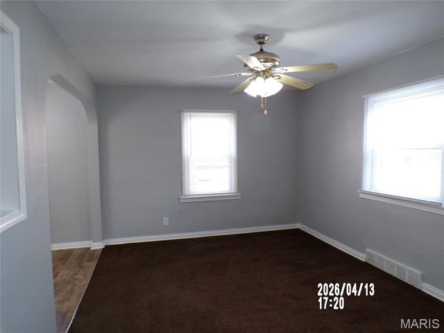 6783 Kenwood Drive, Northwoods, MO 63121