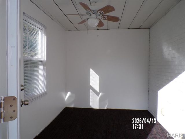6783 Kenwood Drive, Northwoods, MO 63121