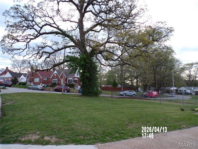 6783 Kenwood Drive, Northwoods, MO 63121