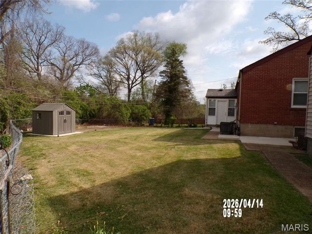 6783 Kenwood Drive, Northwoods, MO 63121