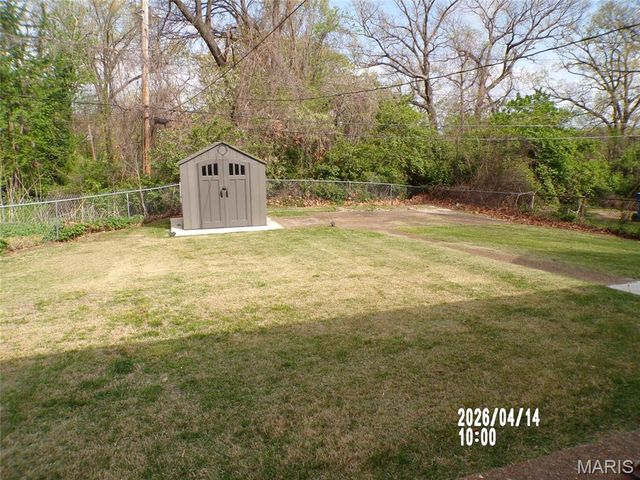 6783 Kenwood Drive, Northwoods, MO 63121