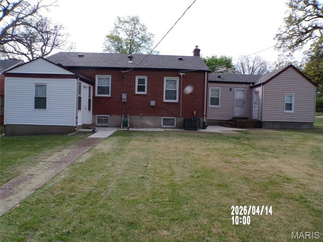 6783 Kenwood Drive, Northwoods, MO 63121