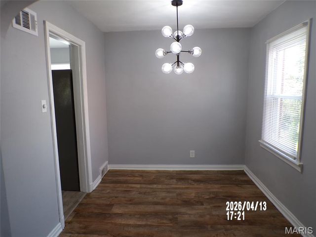 6783 Kenwood Drive, Northwoods, MO 63121
