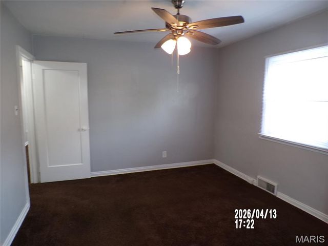 6783 Kenwood Drive, Northwoods, MO 63121