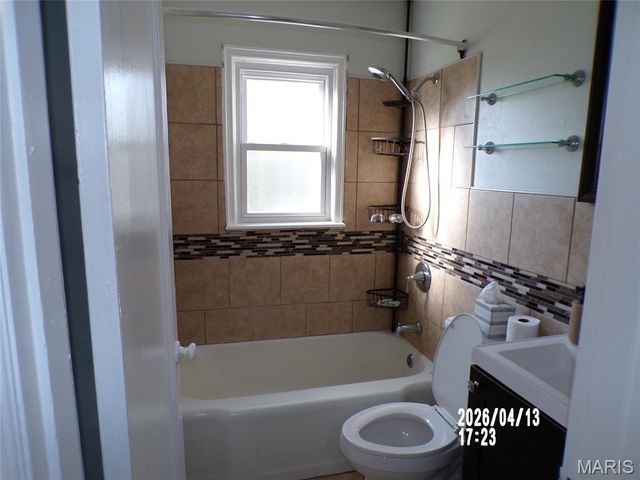 6783 Kenwood Drive, Northwoods, MO 63121