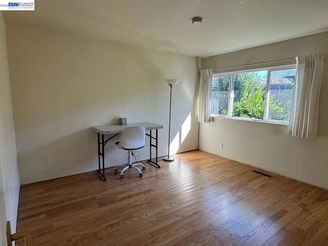 1233 Belknap Ct, Cupertino, CA 95014