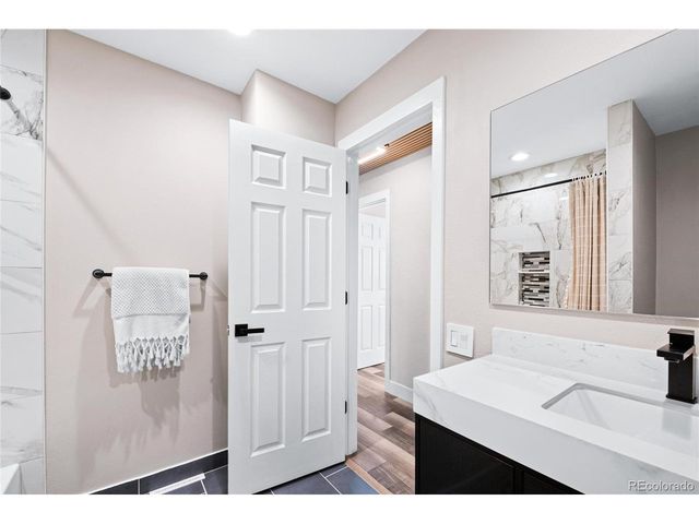 9012 W Center Ave, Lakewood, CO 80226