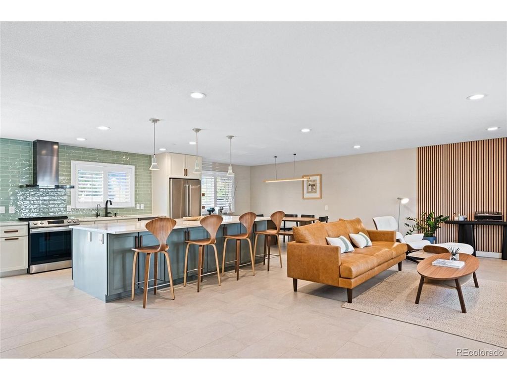 9012 W Center Ave, Lakewood, CO 80226