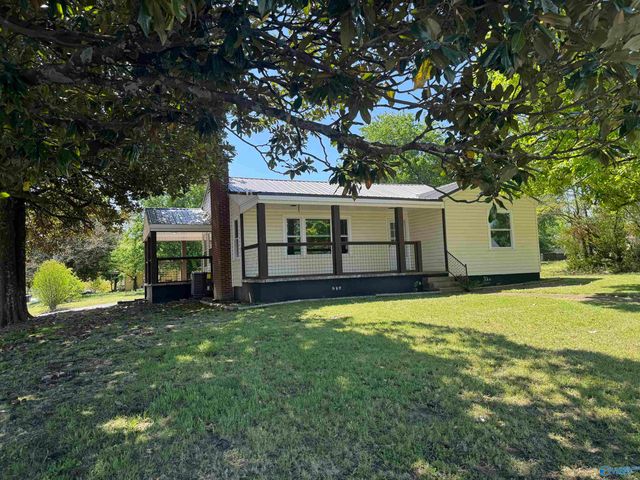 924 Guntersville Road, Arab, AL 35016