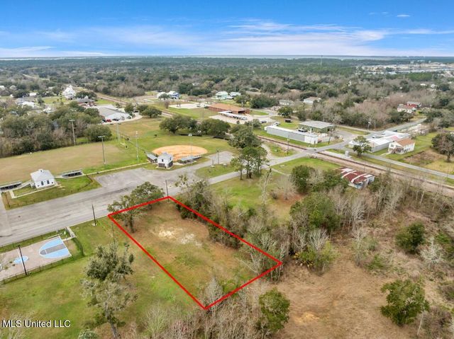 234 Fleitas Avenue, Pass Christian, MS 39571