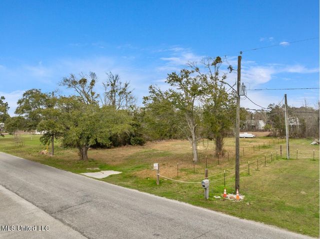 234 Fleitas Avenue, Pass Christian, MS 39571