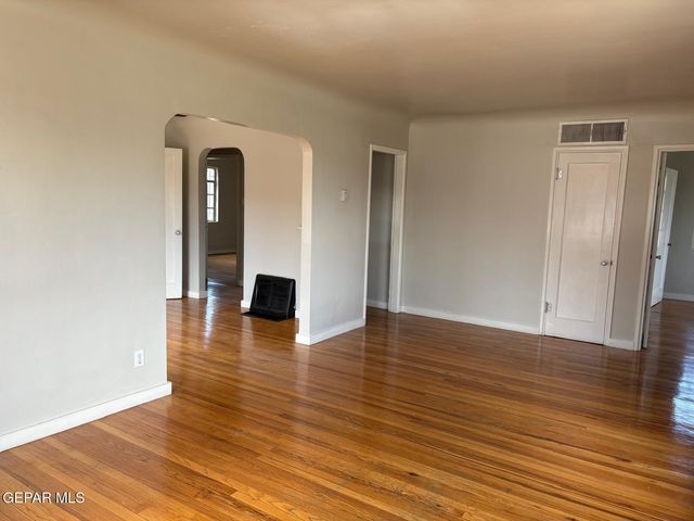 3801 Mountain Avenue, El Paso, TX 79930