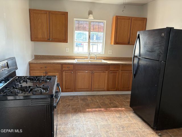 3801 Mountain Avenue, El Paso, TX 79930