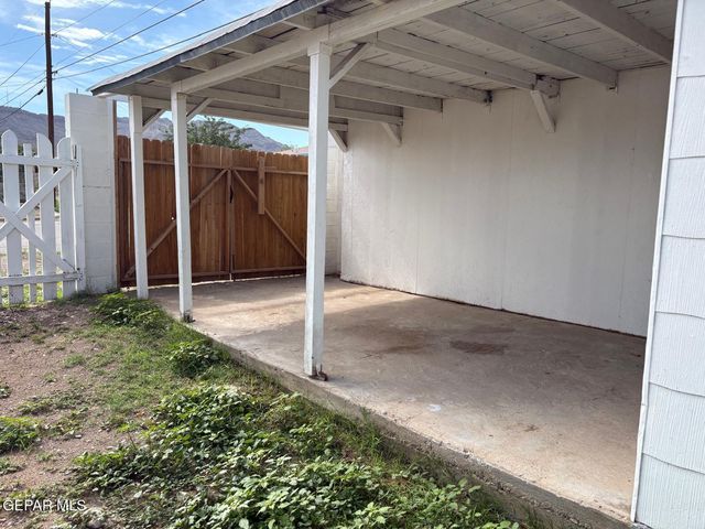 3801 Mountain Avenue, El Paso, TX 79930