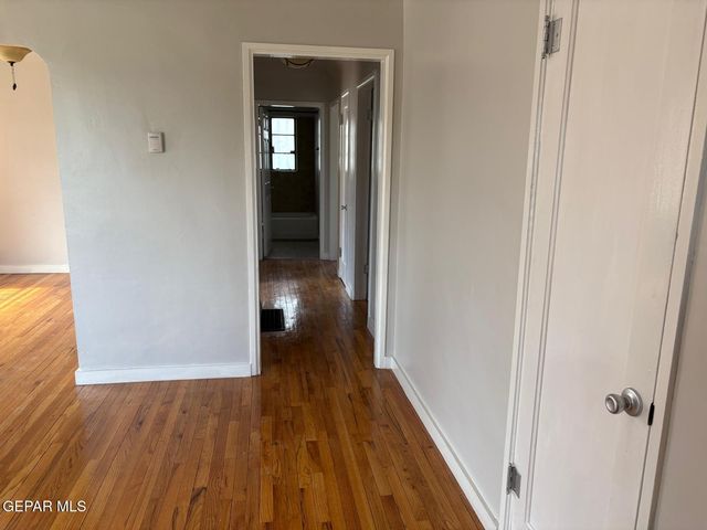 3801 Mountain Avenue, El Paso, TX 79930