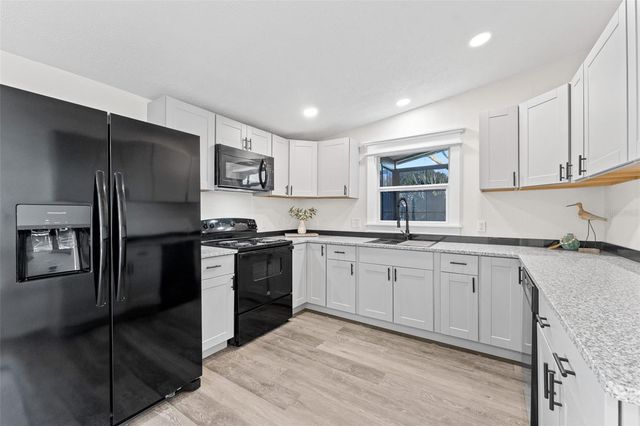 142 N INDIAN RIVER DRIVE N, Edgewater, FL 32141