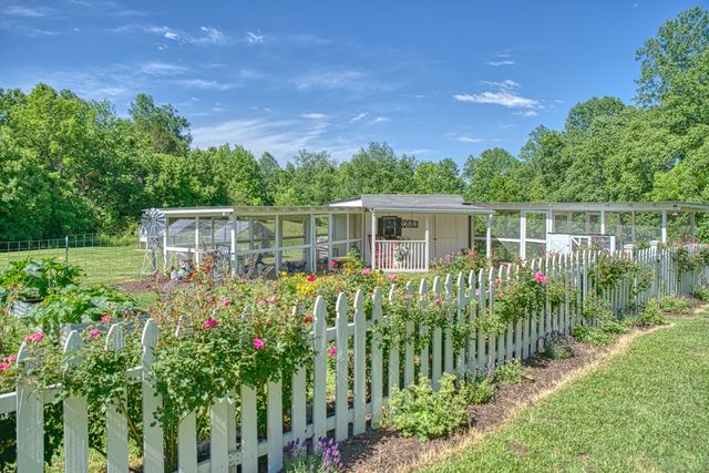 427 Frank Sims Rd, Sparta, TN 38583