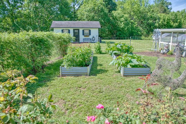 427 Frank Sims Rd, Sparta, TN 38583