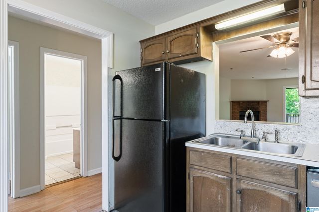 1129 KING ARTHUR COURT, Alabaster, AL 35007