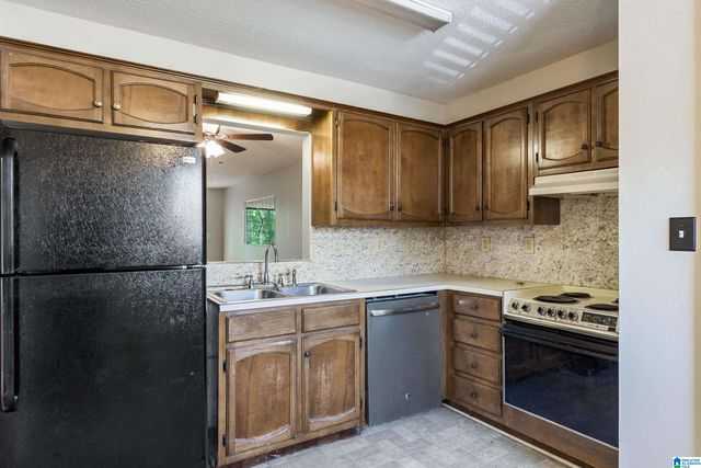1129 KING ARTHUR COURT, Alabaster, AL 35007