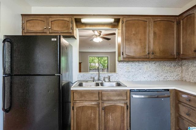 1129 KING ARTHUR COURT, Alabaster, AL 35007