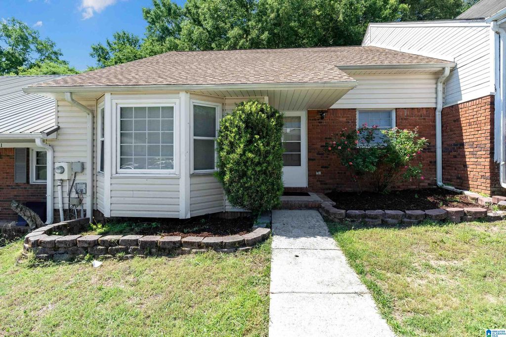 1129 KING ARTHUR COURT, Alabaster, AL 35007