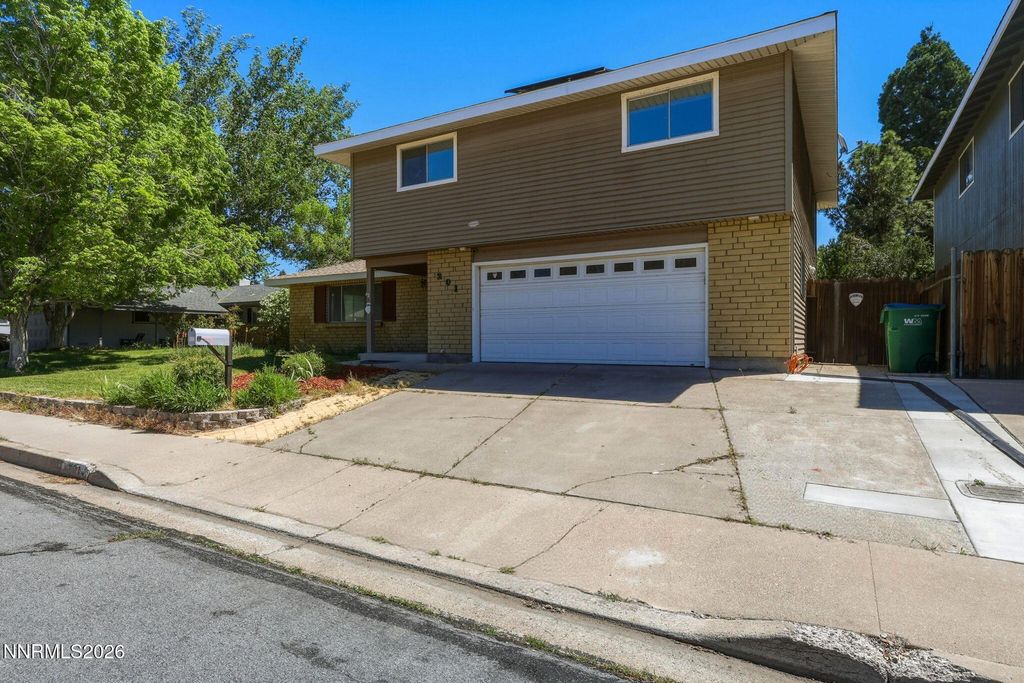 Image 2 of property listing at 201 Simone Avenue, Carson City, NV 89701