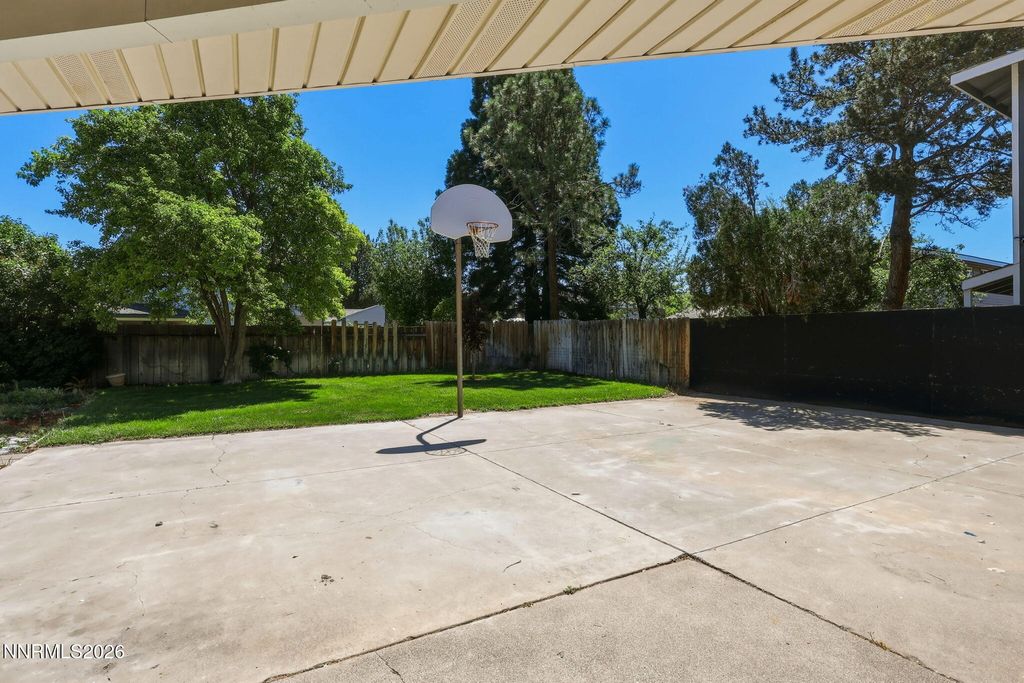 Image 27 of property listing at 201 Simone Avenue, Carson City, NV 89701