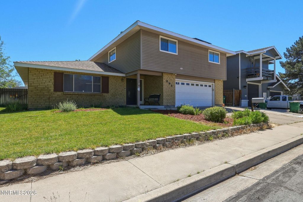 Image 3 of property listing at 201 Simone Avenue, Carson City, NV 89701