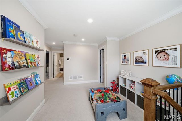 6980 Tholozan Avenue, St Louis, MO 63109