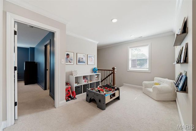 6980 Tholozan Avenue, St Louis, MO 63109