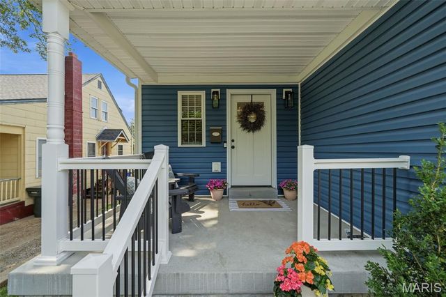 6980 Tholozan Avenue, St Louis, MO 63109
