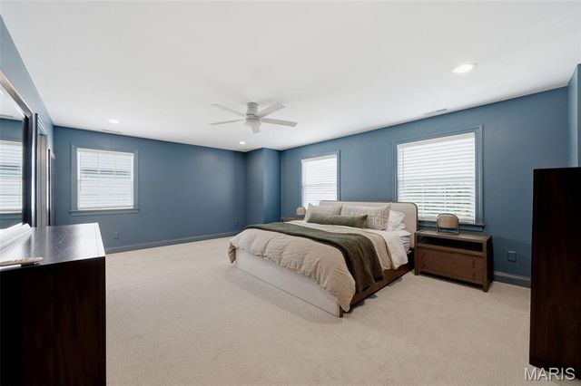 6980 Tholozan Avenue, St Louis, MO 63109