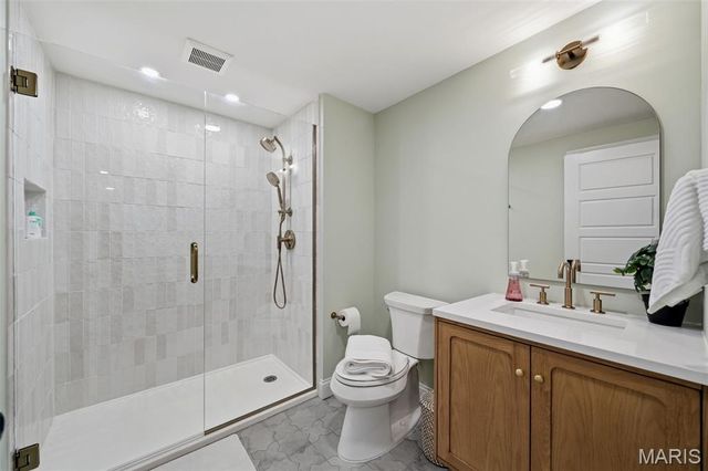 6980 Tholozan Avenue, St Louis, MO 63109