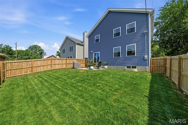 6980 Tholozan Avenue, St Louis, MO 63109