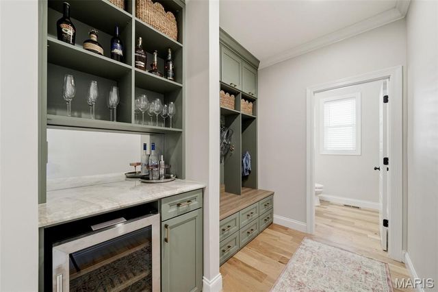 6980 Tholozan Avenue, St Louis, MO 63109