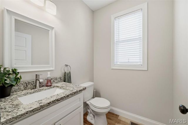 6980 Tholozan Avenue, St Louis, MO 63109