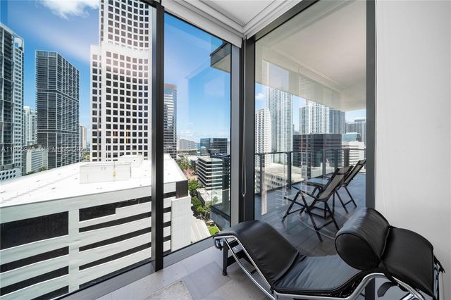 68 SE 6th St 1201, Miami, FL 33131