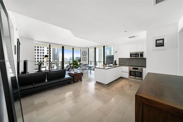 68 SE 6th St 1201, Miami, FL 33131