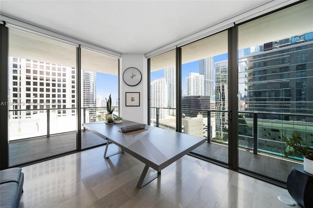 68 SE 6th St 1201, Miami, FL 33131