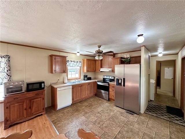 1761 Old Youngstown Rd, Union Twp, PA 16116